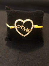 Load image into Gallery viewer, Lovely Heart Bracelet